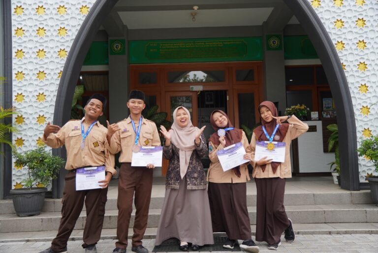 Empat Siswa Berprestasi MA Almaarif Singosari Sabet Medali LIMAS 2026, Bukti Madrasah Makin Kompetitif