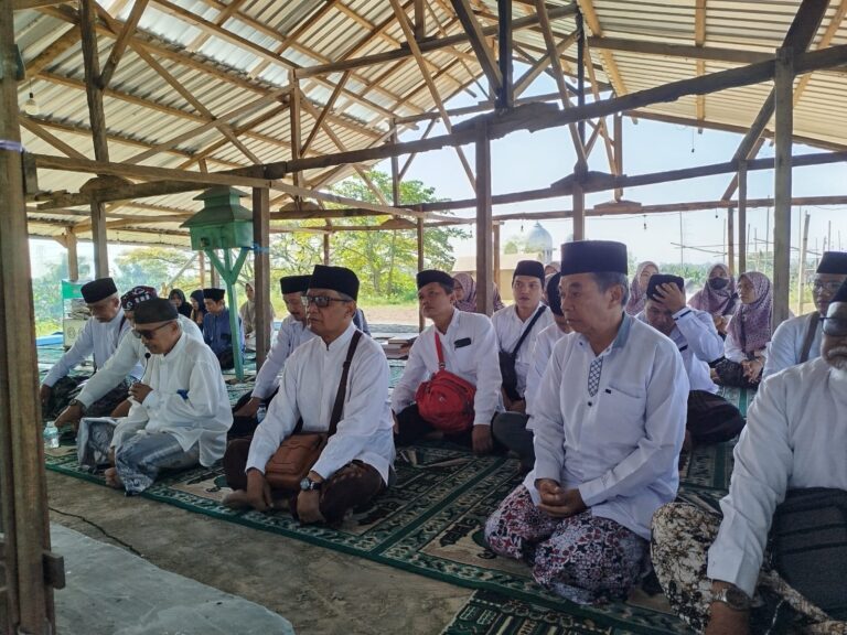 Sambut SPMB 2026/2027, YP Almaarif Singosari Lakukan Ziarah Wali dan Doa Bersama