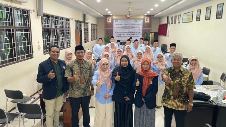 Kolaborasi UM dan MTs Almaarif 01 Singosari Perkuat Kompetensi Guru lewat PTK Berbasis AI