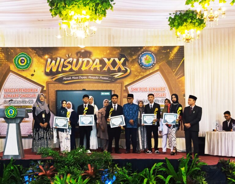 Wisuda Ke-20 SMK PLUS Almaarif Singosari, Lahirkan Generasi Siap Kerja dan Mendunia