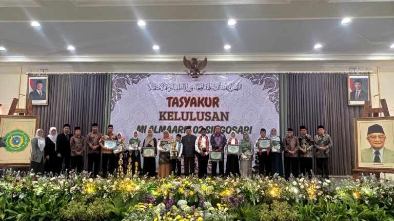 Lulus di Tengah Tantangan, 78 Siswa MI Almaarif 02 Singosari Buktikan Ketangguhan Generasi Emas