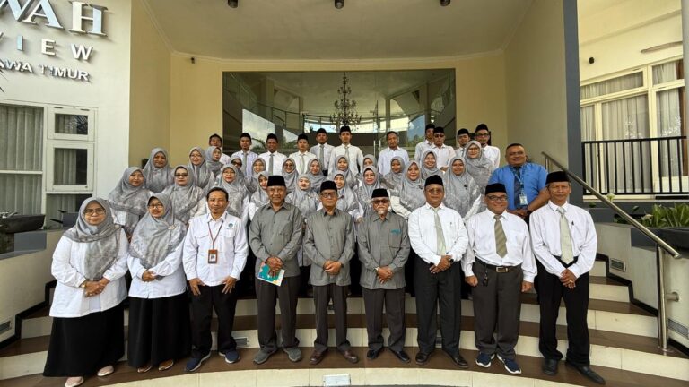 Rapat Kerja SMPI ALMAARIF 01 SINGOSARI: Menguatkan Komitmen, Kinerja Profesional, dan Keteladanan Mewujudkan Sekolah Berdaya Saing Global