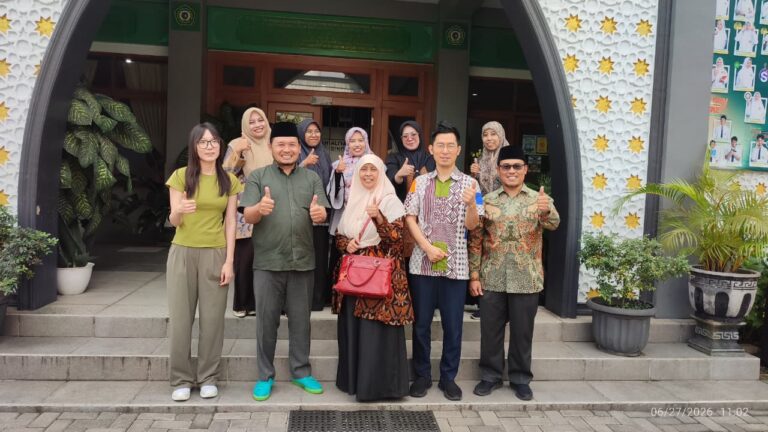 MA Almaarif Singosari Perkuat Kolaborasi Internasional, Terima Kunjungan Akademisi dari Hong Kong dan Inggris