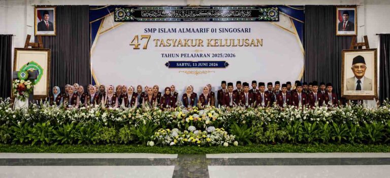 SMPI ALMAARIF 01 Singosari Luluskan Siswi Tahfidz dengan Hafalan 30 Juz dan Generasi Riset Gemilang