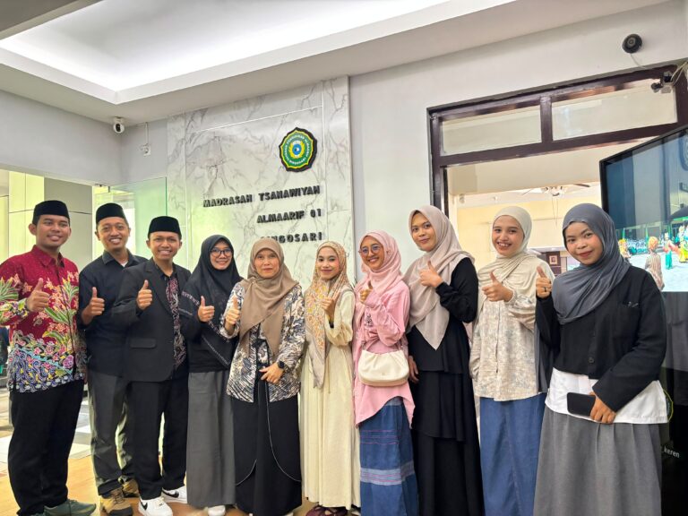 Alumni Back to School, Inspirasi Nyata Penguatan Karakter Siswa MTs Almaarif 01 SingosariSingosari
