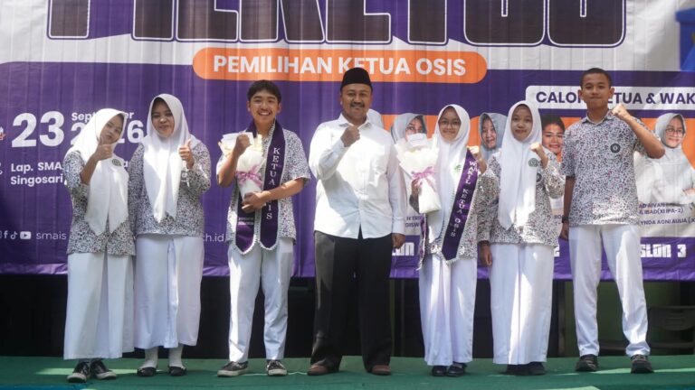 Merawat Demokrasi, Menumbuhkan Pemimpin Muda di SMA Islam Almaarif Singosari